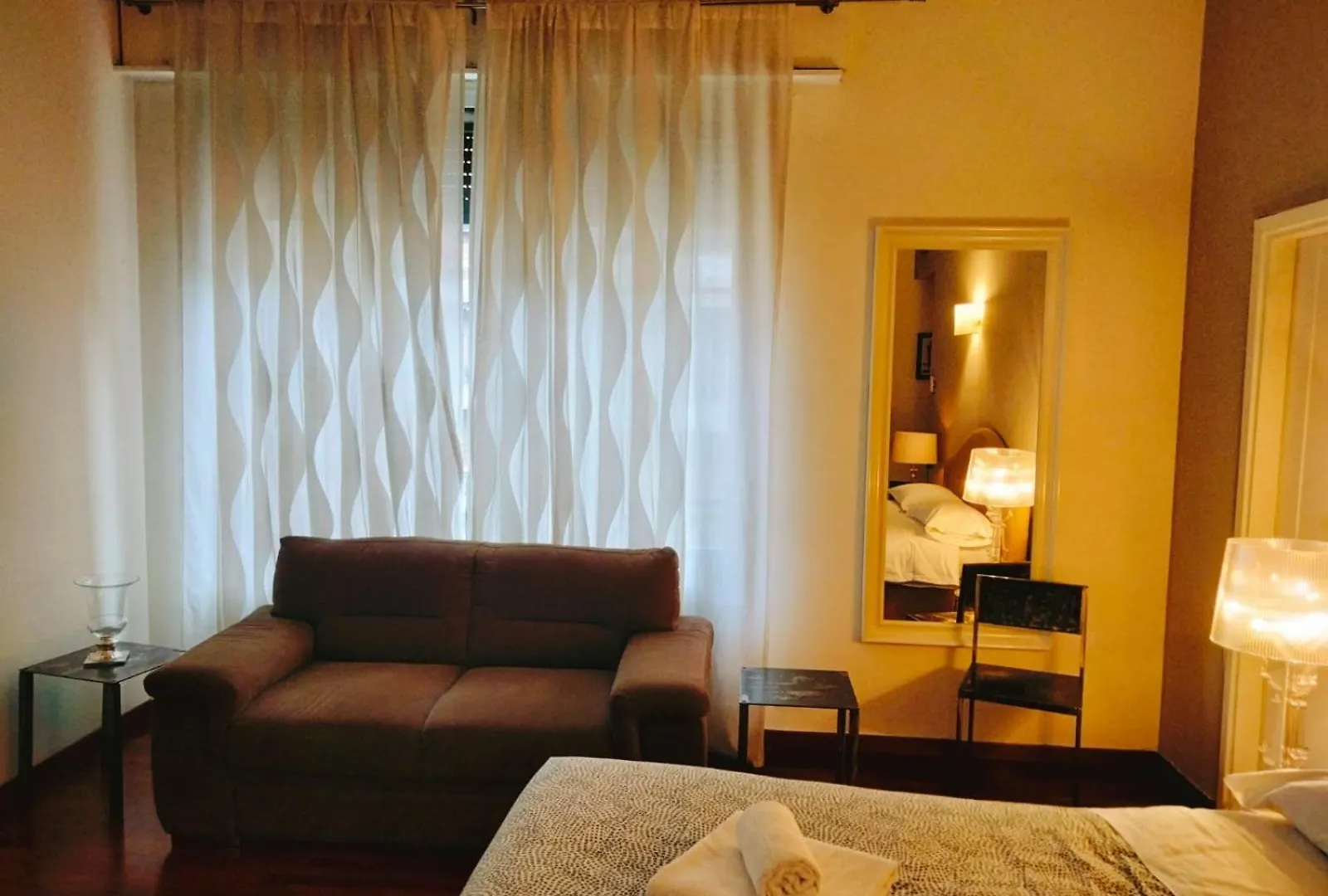 Apartment Imhome - Porta Nuova Milan Italy